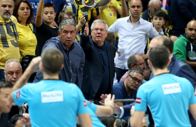 Derbi Maçı Olaylı Geçti