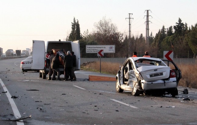 Kırklareli'de Trafik Kazası: 2 Ölü, 2 Yaralı