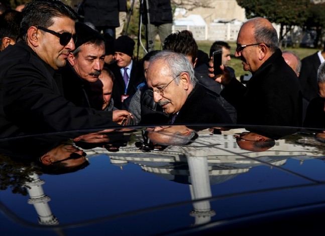 İsmet Sezgin'e veda