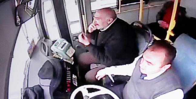 Halk Otobüsüne Molotoflu Saldırı Güvenlik Kamerasında