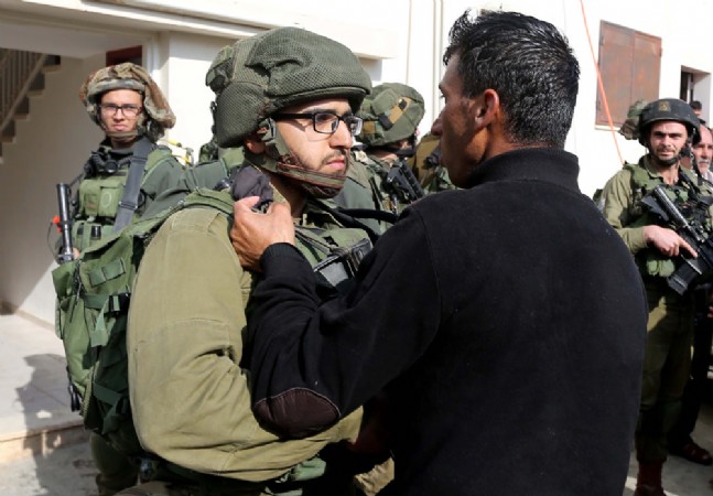 bati seria - İsrail Askerleri İle Filistinliler Arasında Gerginlik Çıktı!	