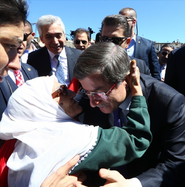 Başbakan Ahmet Davutoğlu Diyarbakır'da