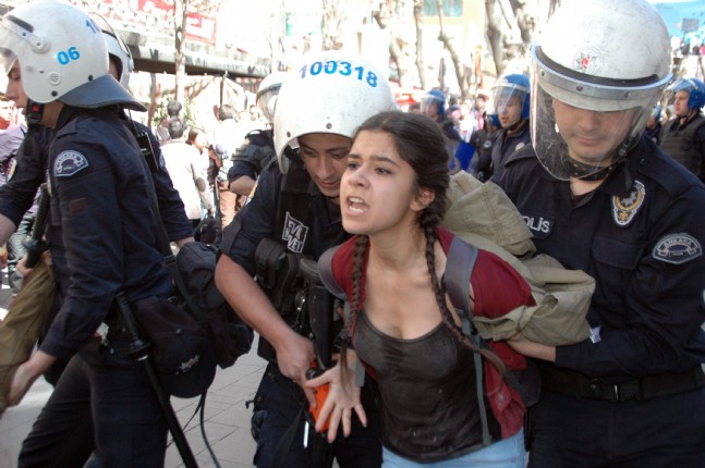 Başkent'te Stant Gerginliği