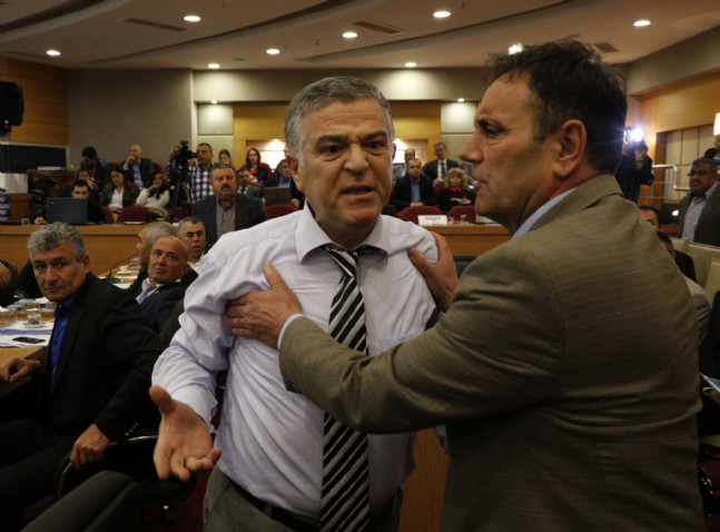 CHP'li Üyeler Birbirine Girdi!