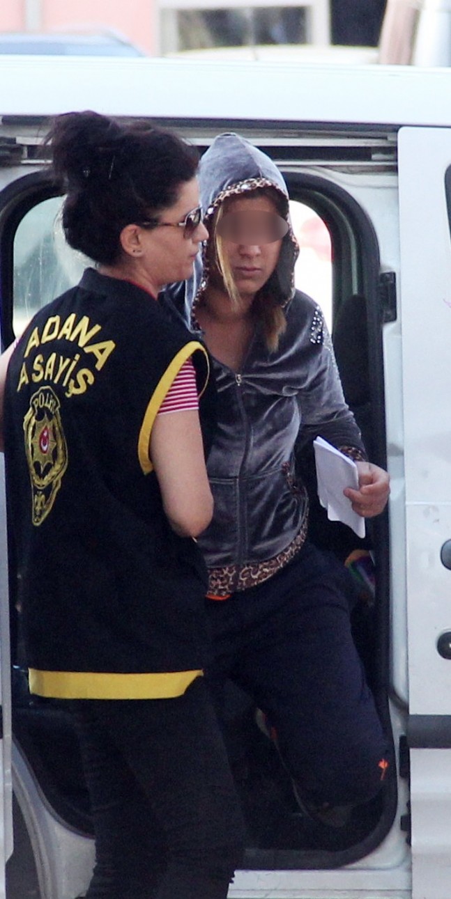 İlişki Vaadiyle Kandırıp Gasp Etti