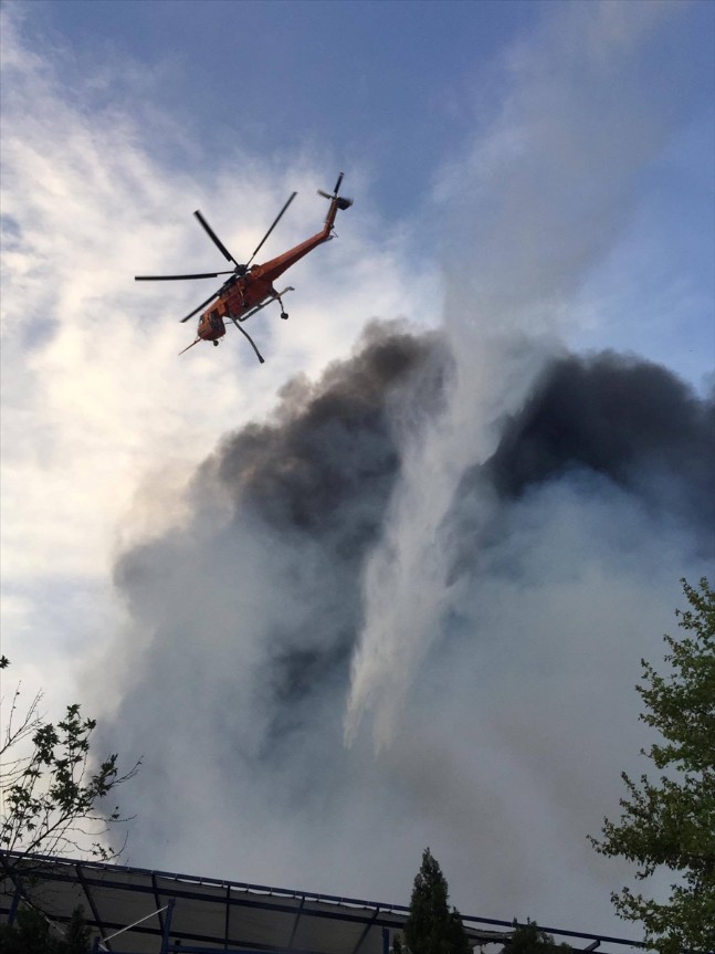 Ümraniye'de Gıda Deposunda Yangın
