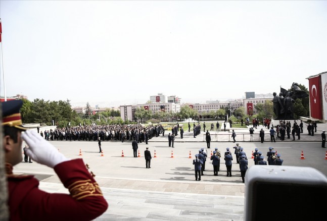 Devlet erkanı Anıtkabir'de