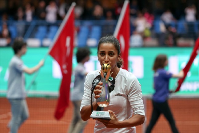 Şampiyon Çağla Büyükakçay!