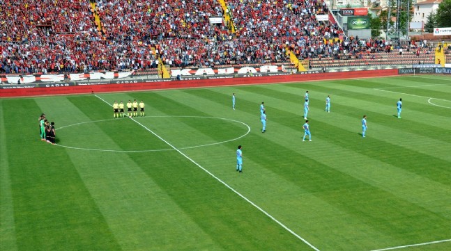 Trabzonsporlu futbolculardan ilginç protesto