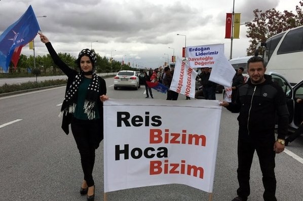 Konya Davutoğlunu Karşıladı