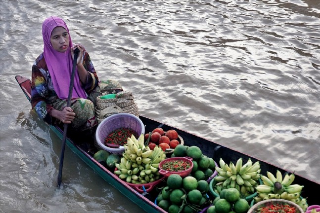 Endonezya'da Yüzen Pazar