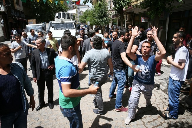 Sur'da HDP Heyetine Tepki