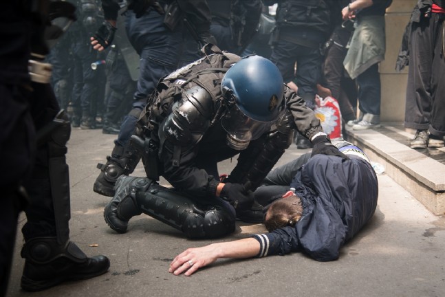 Fransa'da Grev Ve Protesto Dalgası