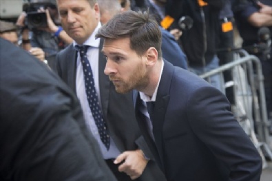 lionel messi - Messi Hakim Karşısında