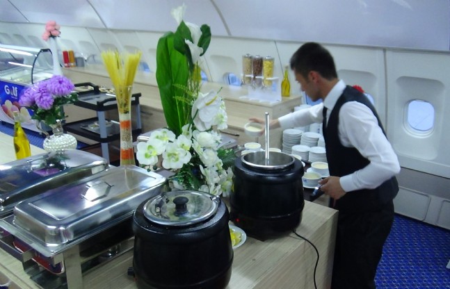 Uçakta İftar İlgi Çekiyor