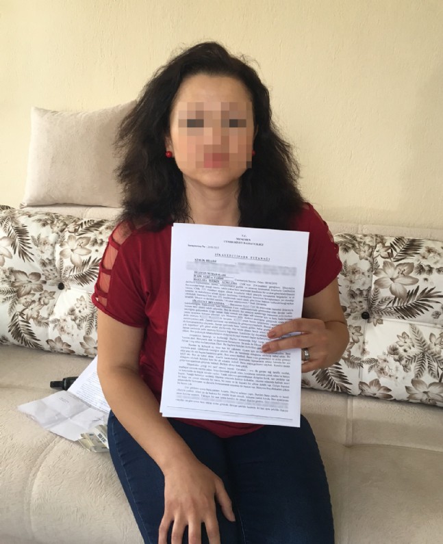 Polis Karakola Sığınan Kadına Tecavüz Etti!
