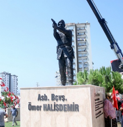 ozel kuvvetler - Mersin'de Ömer Halisdemir'in Anıt Heykeli Açıldı