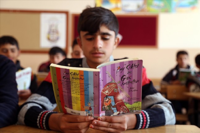 Gezici Kütüphane Köy Çocuklarını Kitapla Buluşturuyor