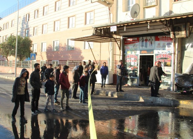 Otomobil okula giden öğrencilerin arasına daldı: 1 ölü, 1 yaralı