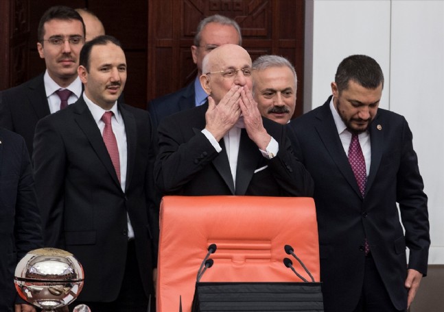 İsmail Kahraman Meclis'te