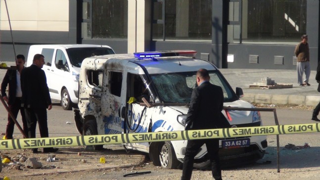 Mersin'de Polis Aracına EYPli Saldırı