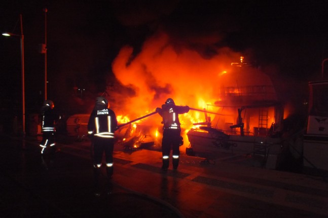 Marmaris'te Yat Yangını