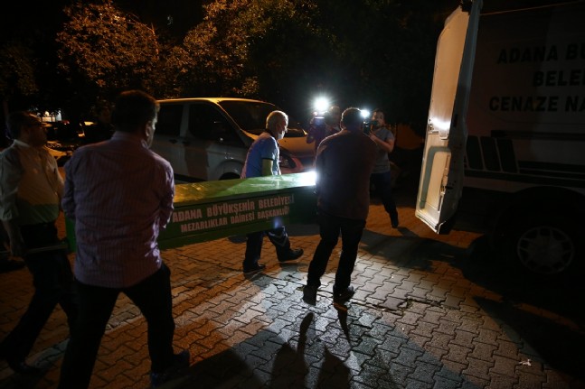 Adanadan Korkunç Haber... Bir Evden 6 Ceset Çıktı