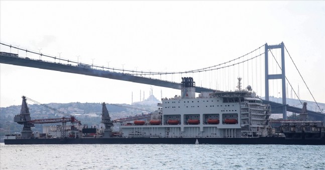 malta - TürkAkım'da Boru Döşeyecek Gemi İstanbul Boğazından Geçti