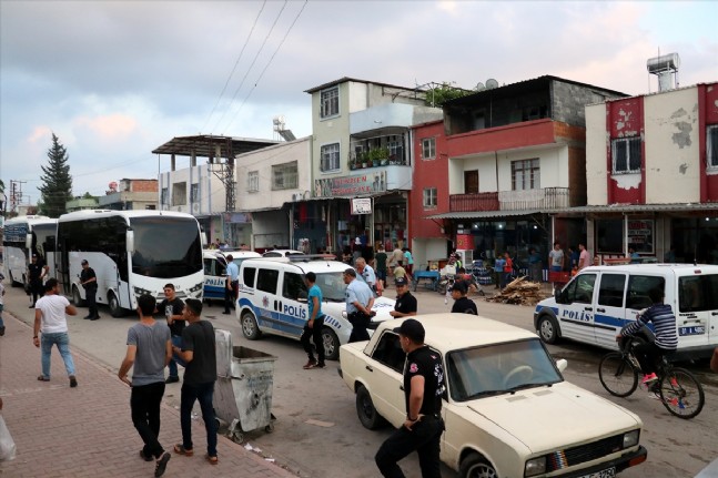 Adana'daki Kavgadan İlginç Kareler Yansıdı