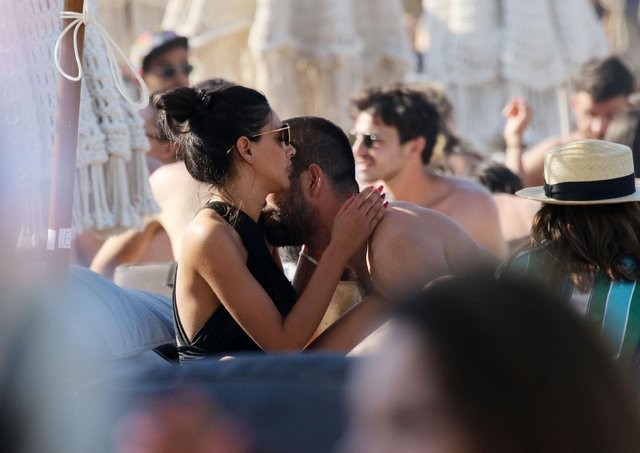 Aslıhan Doğan - Arda Turan aşkını dünya duydu