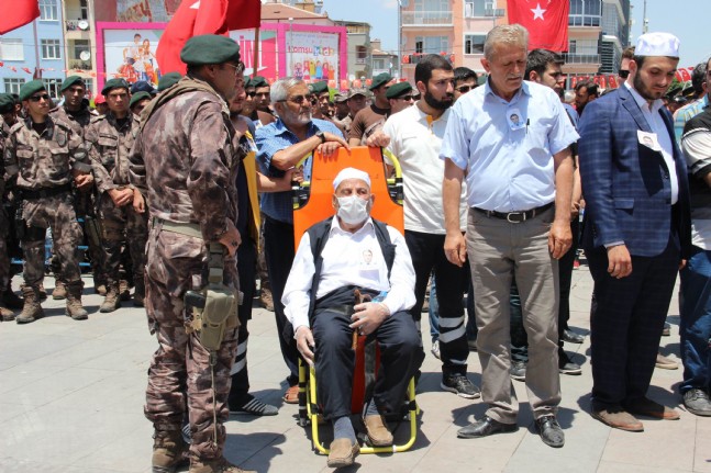 Binlerce Karamanlı Şehidini Uğurladı