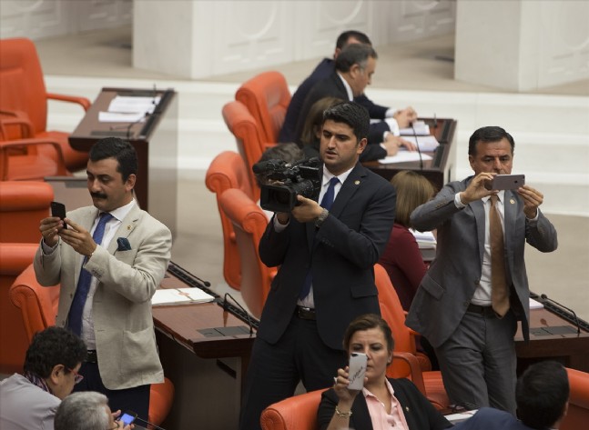 CHP'nin TBMM Genel Kurulu'nu Terketmeme Eylemi