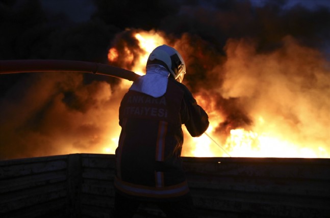 Başkentte Hurdacılar Sitesinde Yangın