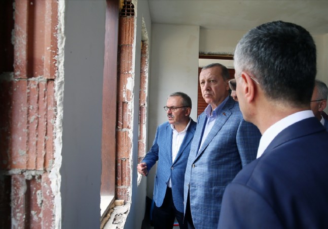 Cumhurbaşkanı Erdoğan memleketinde! İncelemelerde bulundu, bilgi aldı