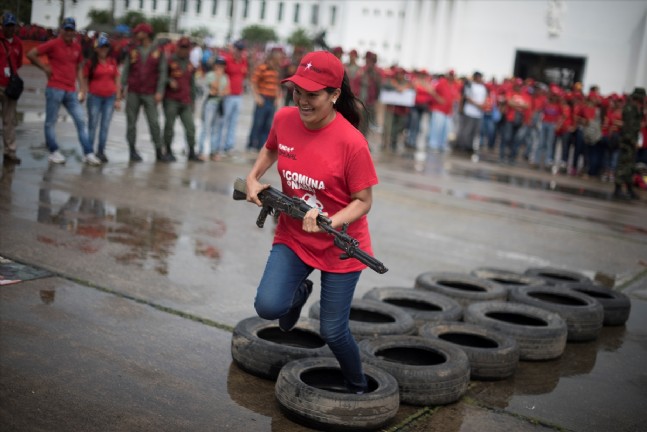 Venezuela Askeri Tatbikat Başlattı