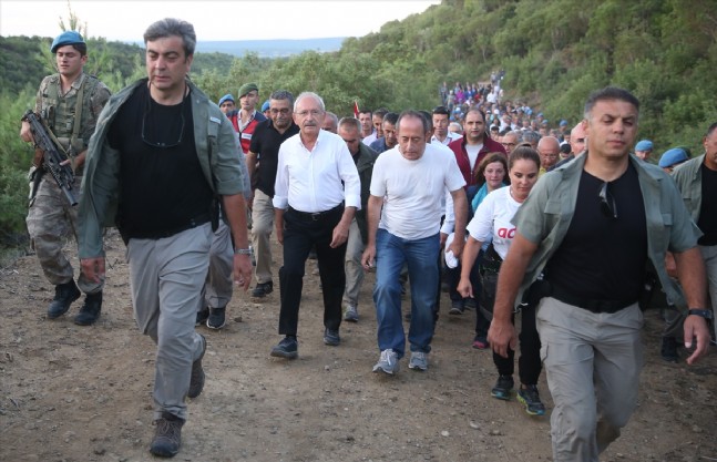 Kılıçdaroğlu, 57. Alaya Saygı Yürüyüşü'ne Katıldı