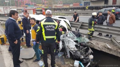 trafik kazasi - TIR ile minibüs çarpıştı, vali ve kaymakamların eşleri yaralandı