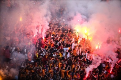 turk telekom - Galatasaray TT Stadında Şampiyonluğu Kutluyor