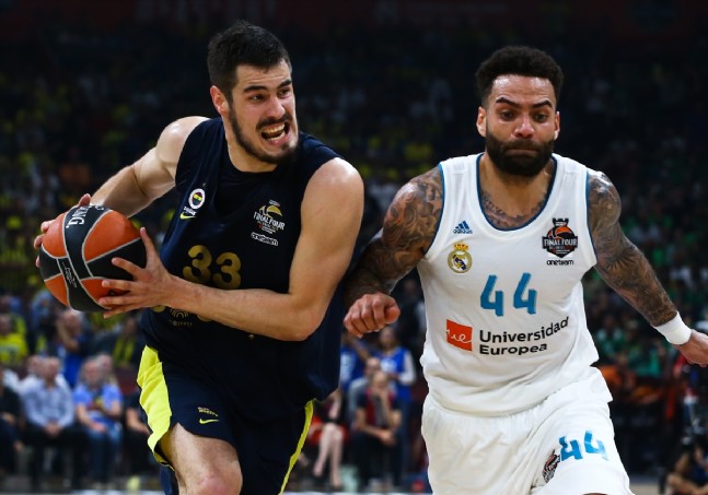 Fenerbahçe - Real Madrid Maçından Kareler