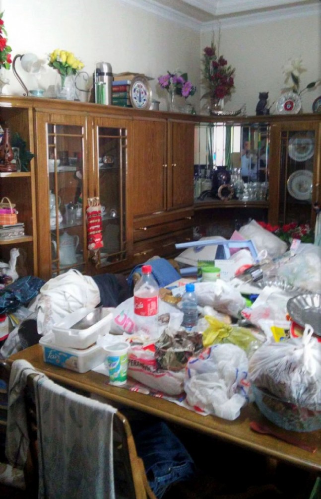 Yatalak Oğlunun Çeyizi İçin 10 Kamyon Çöp Biriktirdi