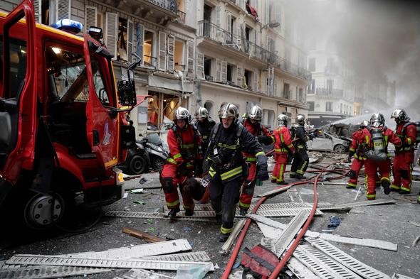 patlama ani - Paris'te şiddetli patlama! Çok sayıda yaralı var...
