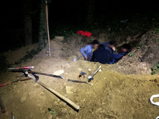 Kaçak Define Avcısı Ölü Taklidi Yaparak Polisten Kurtulmaya Çalıştı