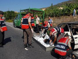 KARAGEDIK - Sürücü yanan araçtan çıkamadı