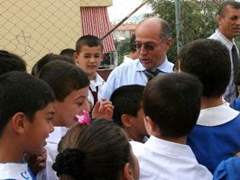 HASAN SIPAHIOĞLU - Başkan her hafta bir okul ziyaret ediyor