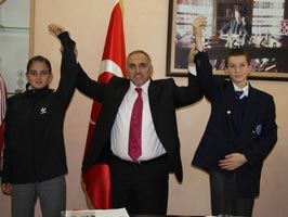 ALI İNCI - Kareteciler başkanı ziyaret etti