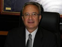 SEDAT PEKEL - Başkan eli dolu geldi