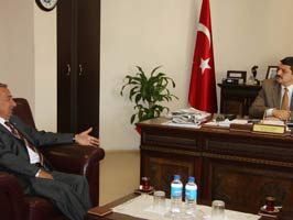 Kızılay'dan belediye başkanına ziyaret
