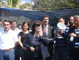 EMINE AYNA - 'PKK terör örgütü değil siyasal bir harekettir'