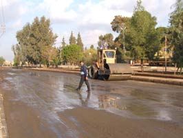 Ceylanpınar Belediyesi yol onarıyor
