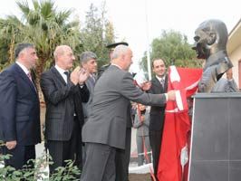 LIONS - Atatürk büstü yenilendi
